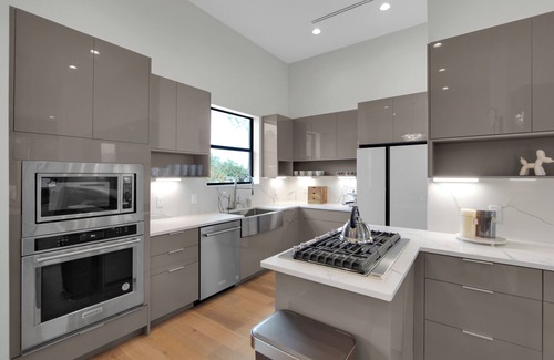 Houston House | Newly Constructed Winsome Village B - Galleria Area!