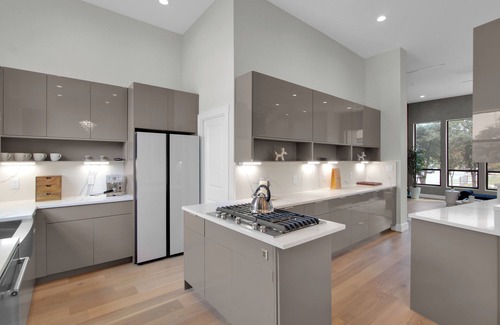 Houston House | Newly Constructed Winsome Village B - Galleria Area!
