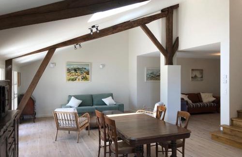 Lauzerte House | Newly converted barn, magnificent vues, garden and pool