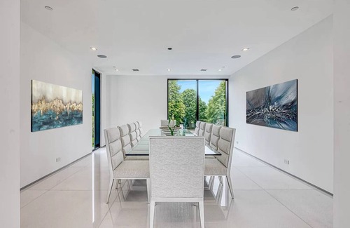 Bridgehampton House | Newly developed contemporary home situated on 1.5 acres.
