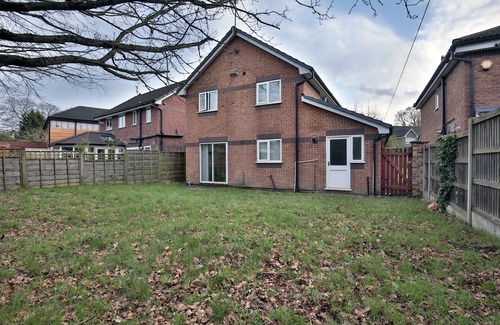 Didsbury House | Newly-furnished, Detached 4 bedroom Didsbury home
