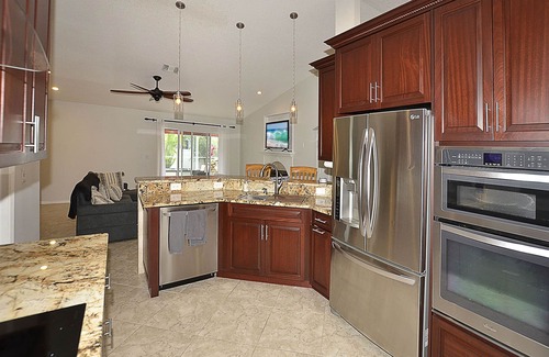 Sebastian Highlands House | Newly Furnished/Heated pool, Game room, 10 mins from Beach