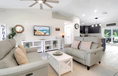 Pelican House | Newly furnished house with heated pool in a nice neighborhood.