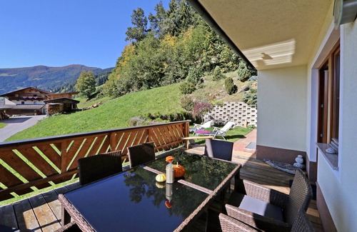Zellberg Apartment | Newly furnished vacation home, with mountain view, sun terrace and free WLan.