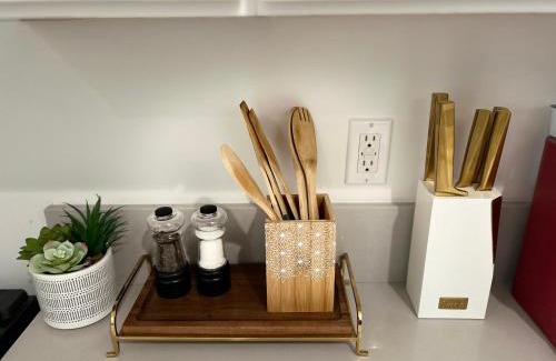 Van Nuys Apartment | Newly Gated Stylish Steps to Hollywood 2B2B