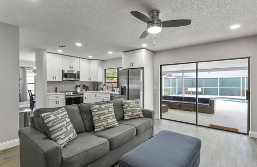 Lake Magdalene House | NEWLY LARGE HEATED POOL Modern home Ace Location Tampa Oasis - SEE 3D Tour