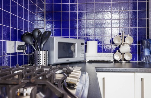 Parsloes House | Newly Launched 2 Bed Home ~ Dagenham ~London with Free Wifi &Off -Street Parking