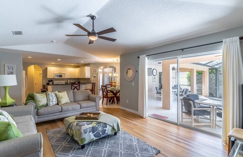 Tuscan Ridge House | Newly listed single story private pool home in Tuscan Ridge