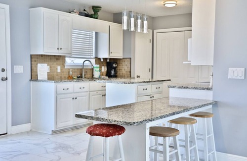 Holiday Beach House | Newly Purchased 6 Bedroom 4 Bath Beach House with private Pool!