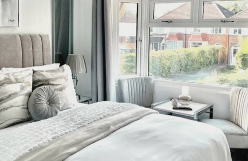 Marston Green Apartment | Newly Refurbished Luxurious Studio in Birmingham