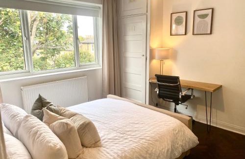 Vauxhall Apartment | Newly refurbished 2 BR Apartment in South London