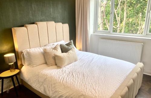 Vauxhall Apartment | Newly refurbished 2 BR Apartment in South London