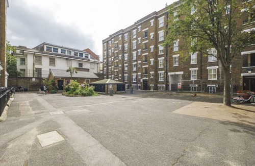 East Walworth Apartment | Newly Refurbished Flat in Zone 1 Central London