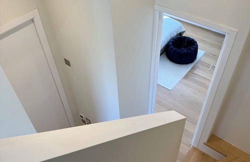 Holland Park Apartment | Newly Refurbished Luxury 3 Story Apartment with Terrace and Private Entrance
