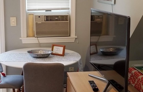 Watertown Apartment | Newly refurbished, Sunny bright In-law suite.15 minute easy drive to Boston