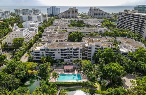 Key Biscayne Condo | Newly refurbished 3 bed apartment in Key Biscayne