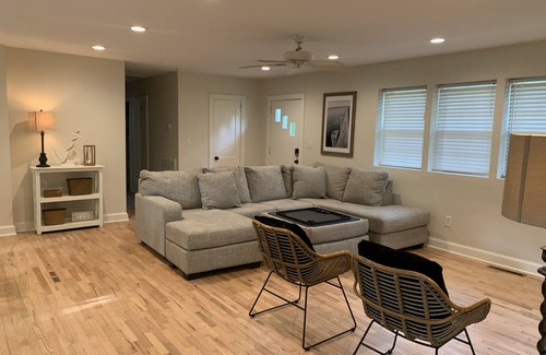 North Charleston House | Newly remodeled Home Near Beaches/Historic Charleston/Park Circle