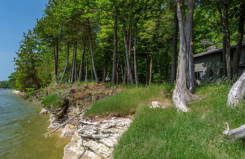 Gills Rock House | Newly remodeled 3 bedroom home on 200 feet of Lake Michigan shoreline!