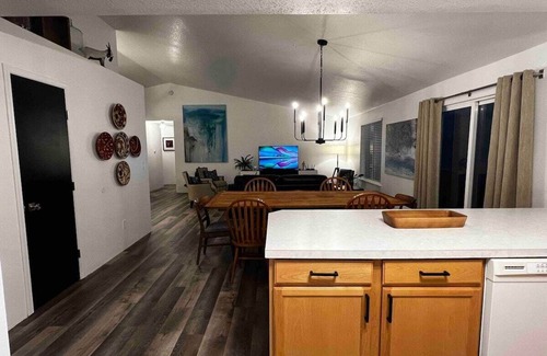 Pendleton House | Newly Remodeled 3 Bed 2 Bath home, minutes from everything