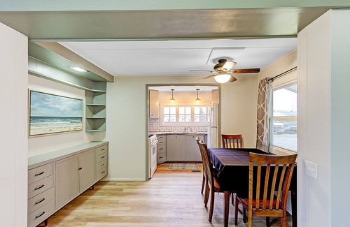 Lakeview House | Newly remodeled 3 bedroom, 1 bath Lake getaway home.