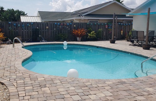 Ormond Beach House | Newly remodeled 3-2 pool home close to beach pets ok