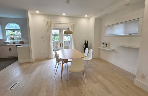 Stevens House | Newly Remodeled 3bd House in front of Volunteer Park, North Capitol Hill Seattle