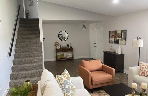 Clovis House | Newly remodeled 4 bed 3 bathroom home near Yosemite & Kings Canyon national park