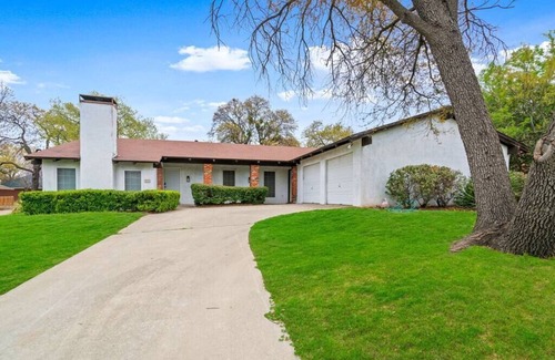 Denton House | Newly remodeled 4 Bedroom 3 full bath