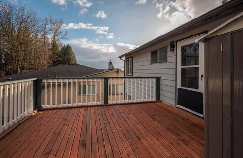 Renton House | Newly Remodeled 4b2b Designer Home – Luxury Stay!
