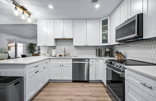 Marco Island House | Newly Remodeled! 5 Min to Beach, Private Pool, Outdoor TV, Fire Pit & Bikes!