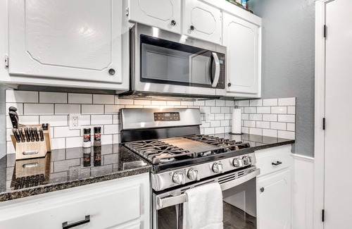 South Oklahoma City House | Newly remodeled 5BD- just 10 mins from airport!