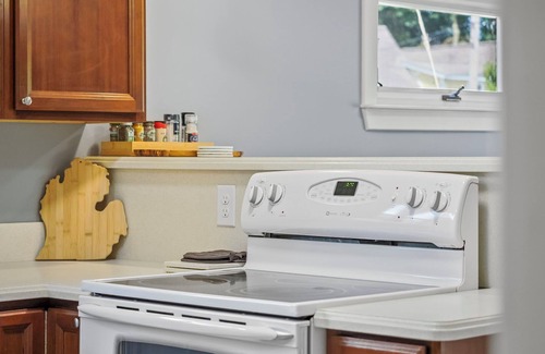 Boyne City House | newly remodeled addition to our program|0.7 miles to downtown |2bed|1.5 bath