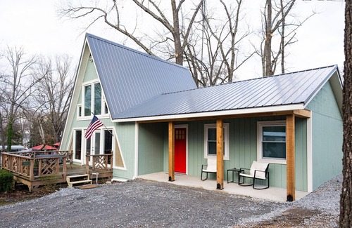 Springville House | Newly Remodeled Aframe - Pet Friendly