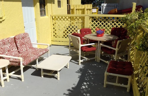 Cocoa Beach Cottage | 💥Newly Remodeled, Cozy Cottage with FREE PARKING, and DIRECT BCH ACCESS!💥