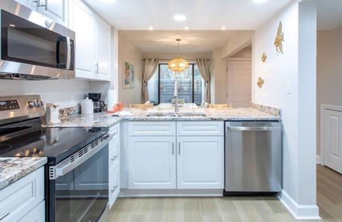 Sandestin Villa | Newly remodeled! EVERYTHING NEW !FREE GOLF CART! Lake view! Fish right out back!