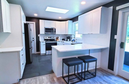 Bellingham House | Newly remodeled home on 2 acres. Close to Mt Baker Ski Area,Bellingham & Canada!