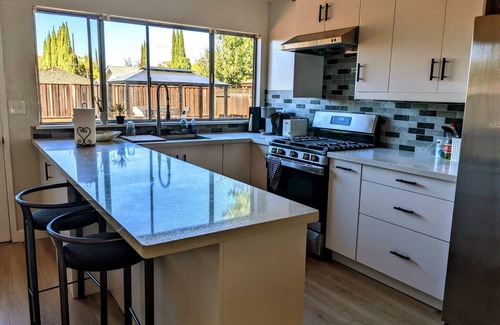 Santa Clara House | Newly remodeled home in centralized location!