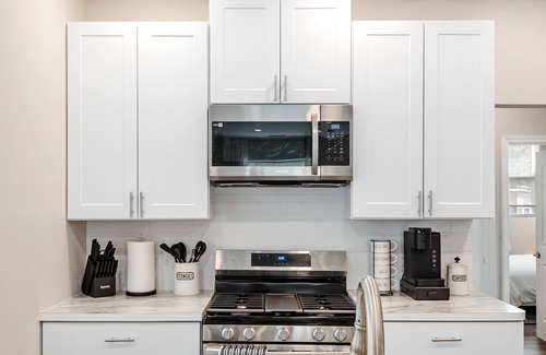 St. Louis Apartment | Newly Remodeled/King Bed Oasis/Wash-U & Clayton