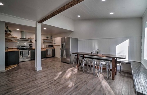 Mount Juliet House | Newly Remodeled Lake-View Home