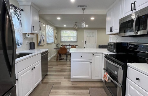 Sun Bay South House | Newly Remodeled Luxe Retreat