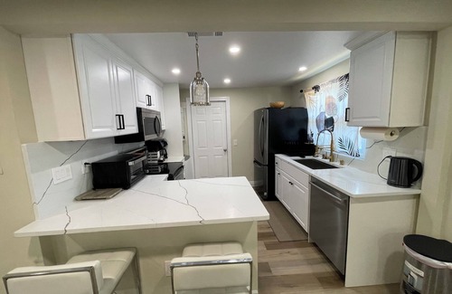 Sun Bay South House | Newly Remodeled Luxe Retreat