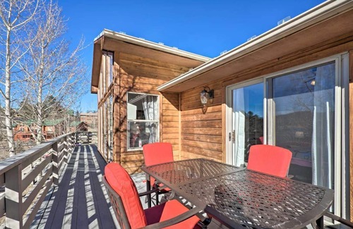 Woodland Park Cabin | Newly remodeled Mountain Cabin w/AC/Charis Bible College/AWM/Pikes Peak/King bed