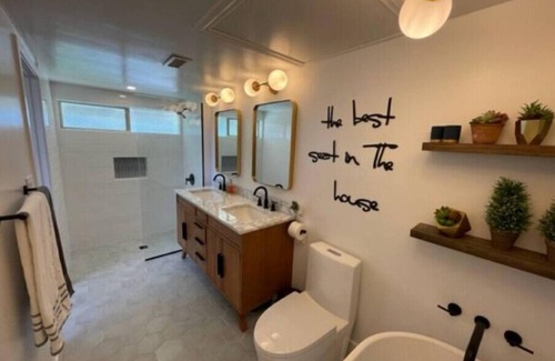 Reseda House | Newly remodeled midcentury Krisel pool/spa home.