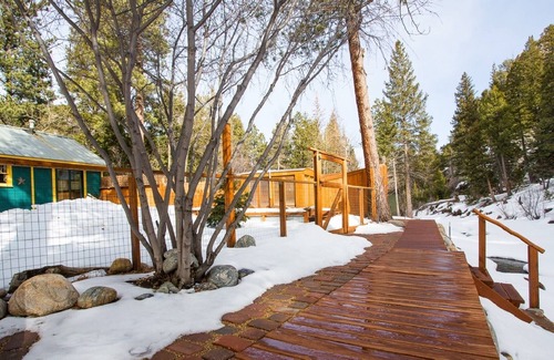 Lyons House | Newly remodeled mountain cabin near Estes Park and Lyons!
