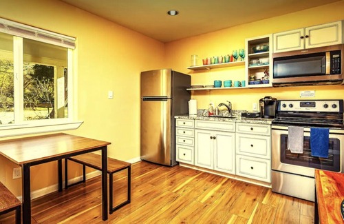 Three Rivers Cottage | Newly remodeled quaint Cottage