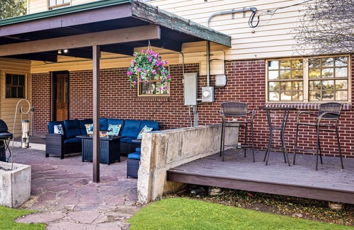 Littleton House | Newly Remodeled, Sleeps 12, Quiet neighborhood near it ALL, Pet Friendly