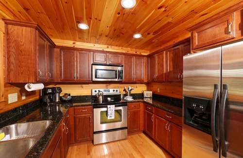 Townsend Cabin | Newly Remodeled- Spacious, Family-Friendly Cabin- Hot Tub, Arcade Room, Fire Pit