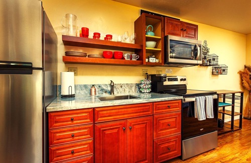 Three Rivers Cottage | Newly remodeled Studio Cottage, perfect for two!