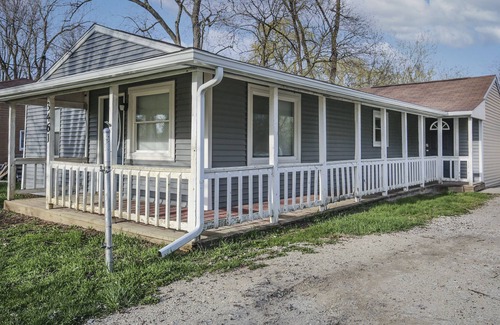 Burton House | Newly Remodeled Three Bed. Home Outside of Flint