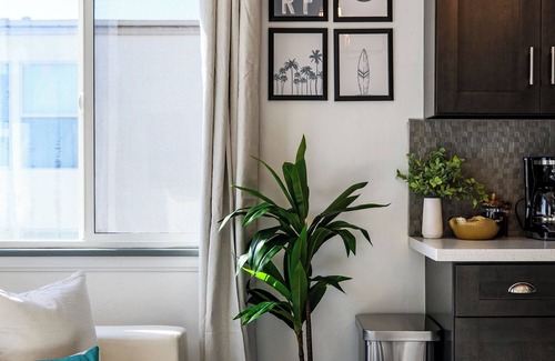 El Porto Apartment | Newly Remodeled Cozy Beach Retreat + Ocean Views